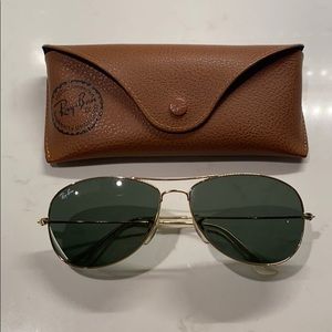 Ray Ban “Cockpit” Sunglasses - No scratches!